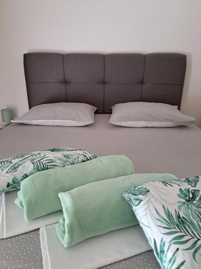 Apartments&Room Babic Kaštela Екстериор снимка