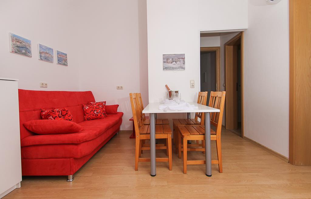 Apartments&Room Babic Kaštela Екстериор снимка